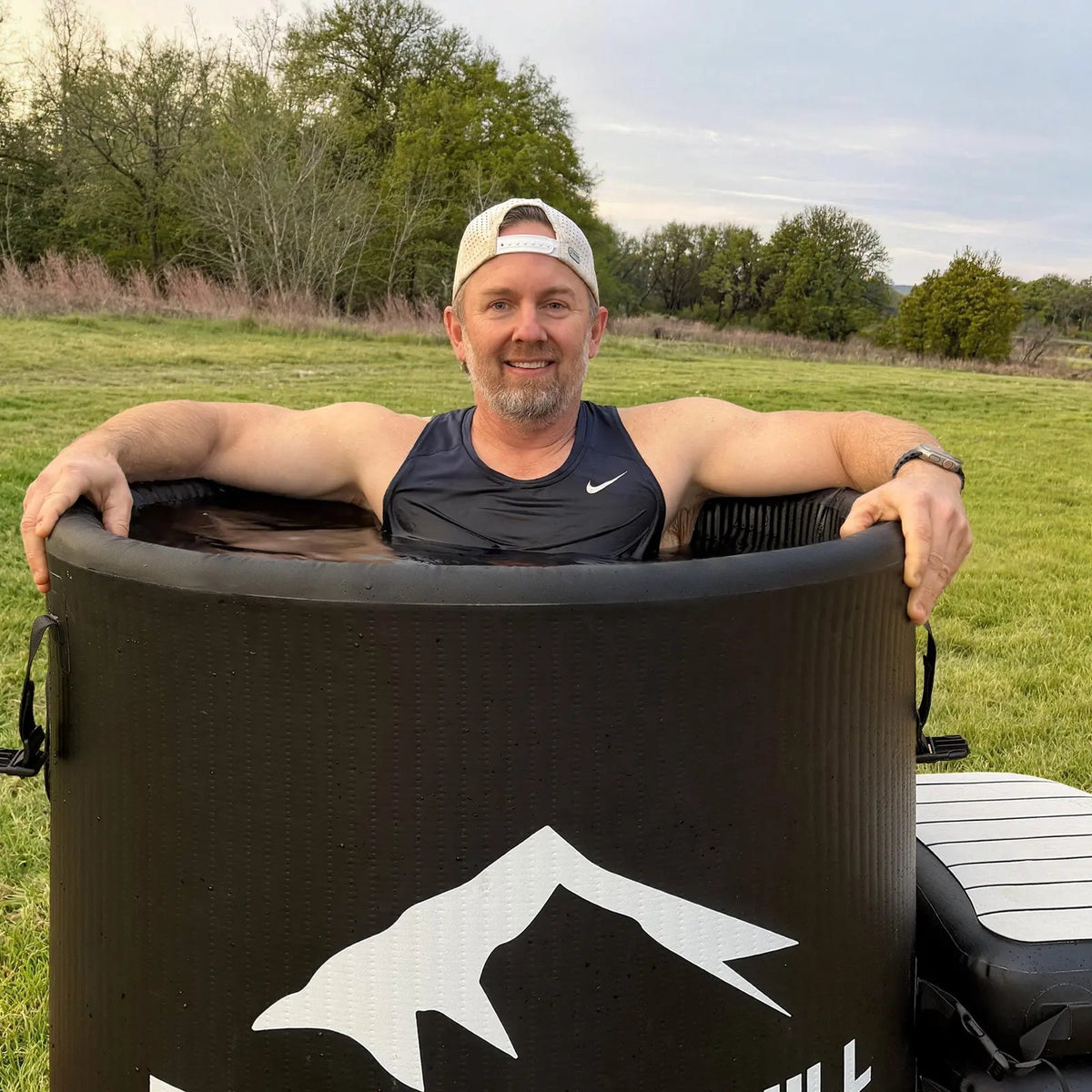 PLUNGE CHILL Plus tub in an outdoor setting